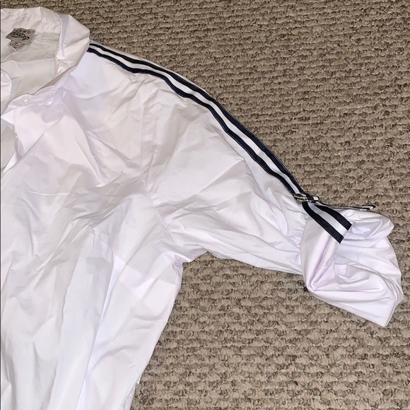 Too big - Picture 2 of 3